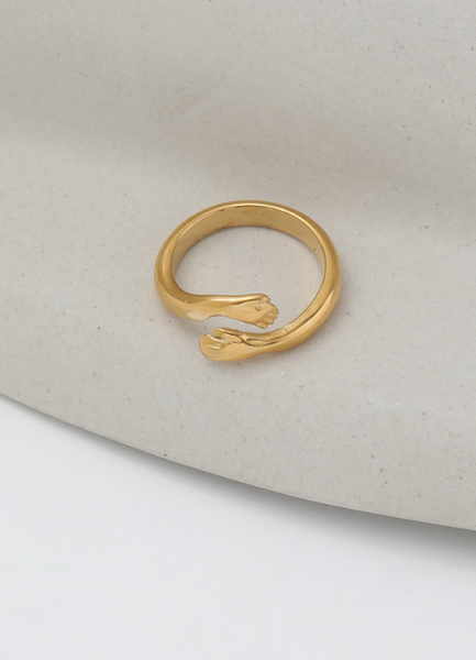 Ring | Helga Hug | 18K Gold Plated