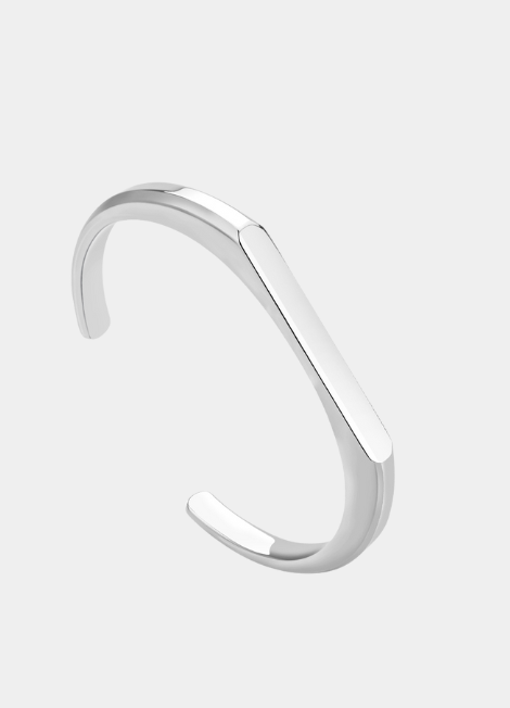 Signet Streamline Bangle in silver-plated stainless steel—sleek, modern, and minimalist. A timeless piece for women in Hong Kong. Perfect for everyday wear.