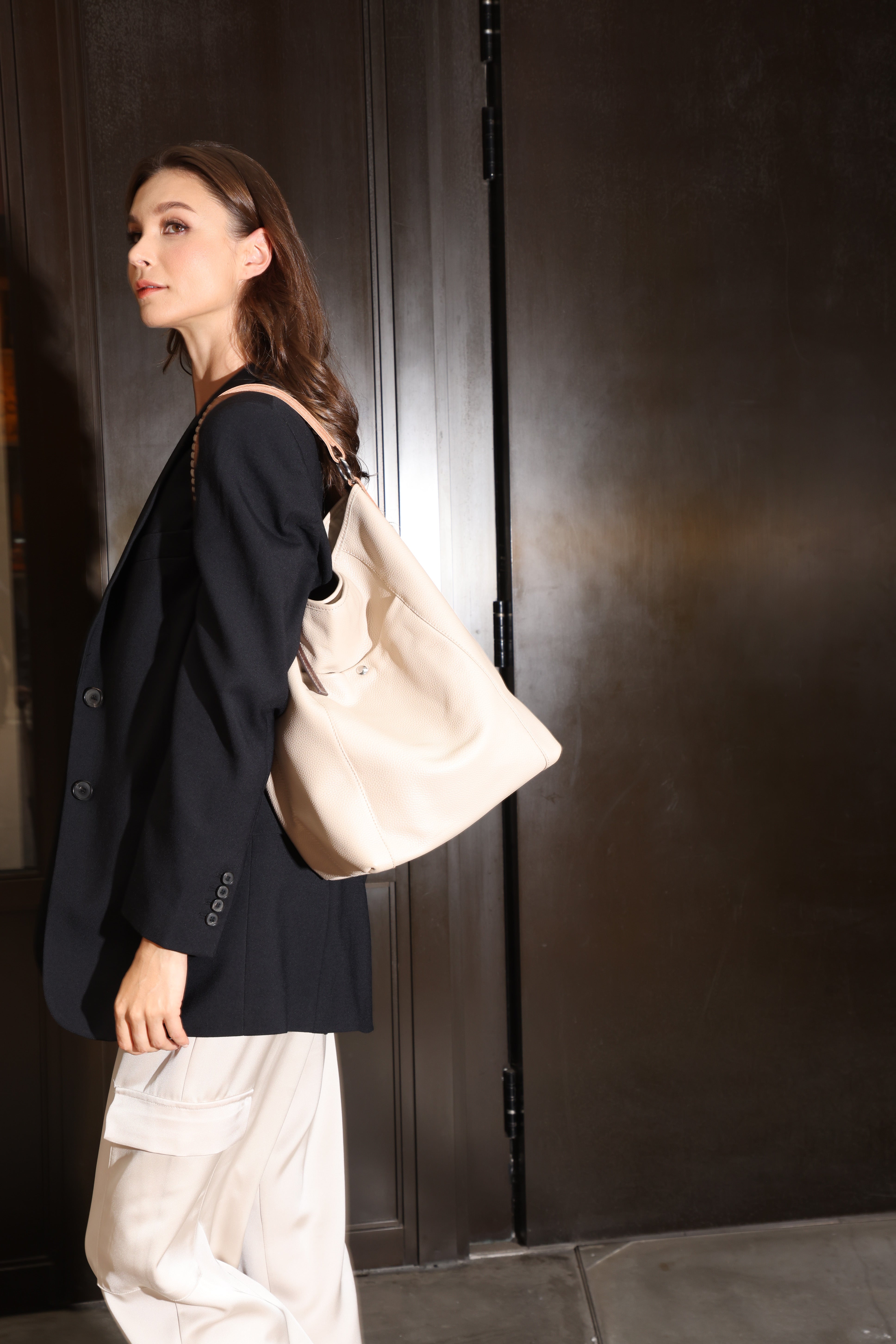 Bucket Bag | Oyster Off White | Grained Leather