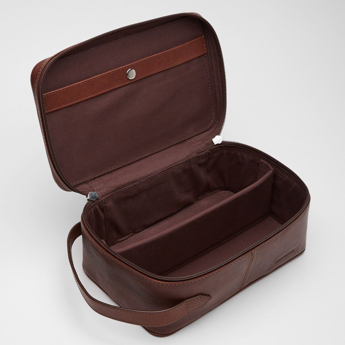 Toiletry Bag | Velia | Chestnut Leather - STOCKHOLM
