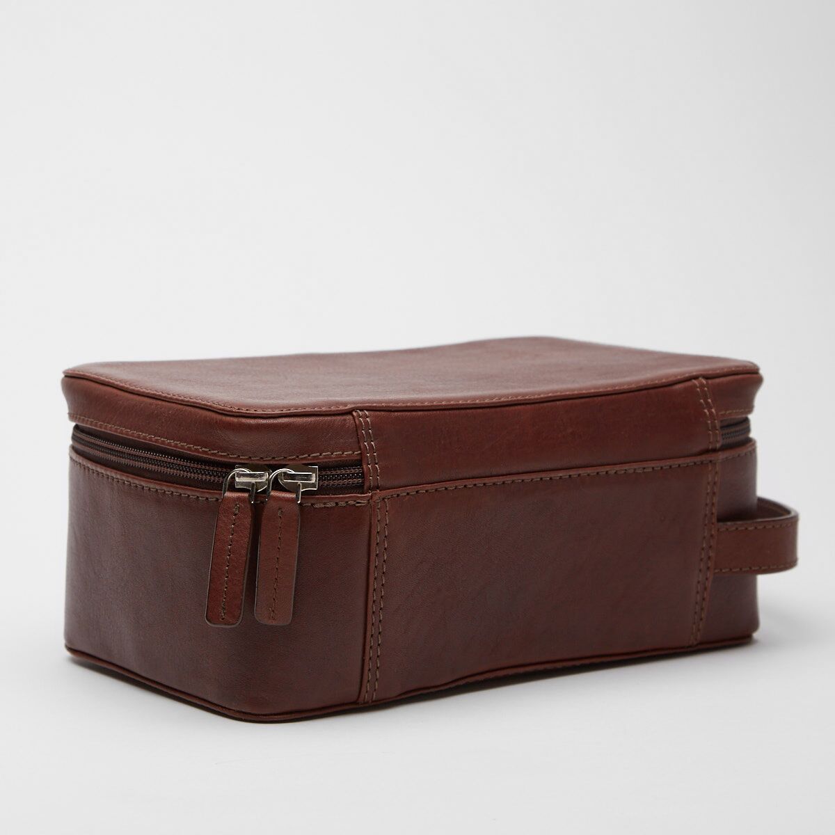 Toiletry Bag | Velia | Chestnut Leather - STOCKHOLM
