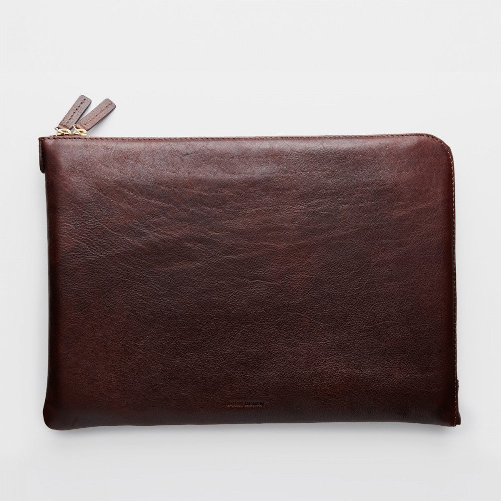 Laptop Sleeve | Febe | Chestnut Leather - STOCKHOLM