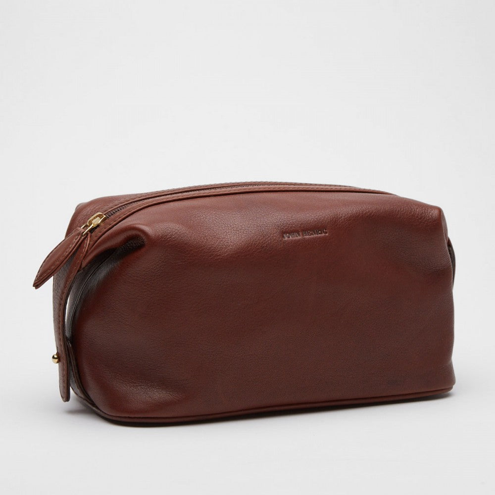 Toiletry Bag | Tino | Chestnut Leather - STOCKHOLM