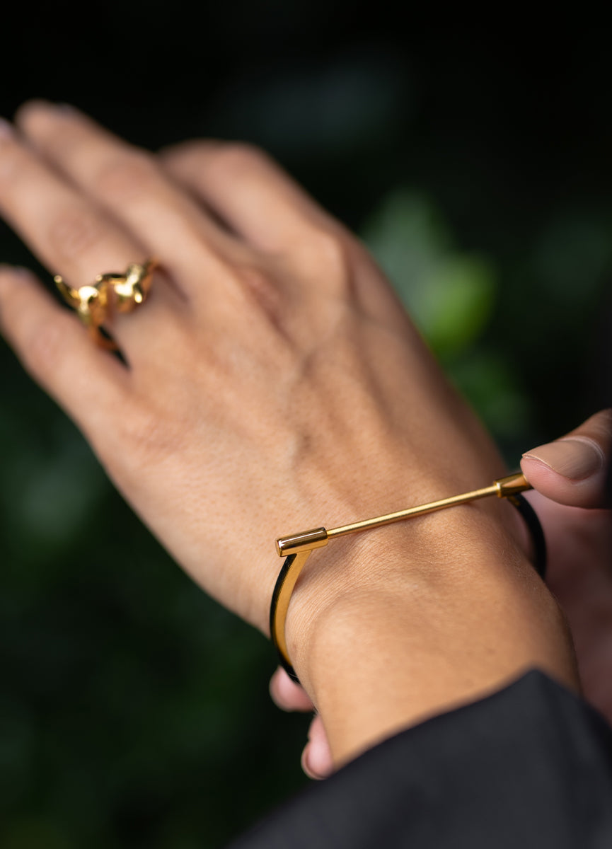 Bangle | Omega | Gold