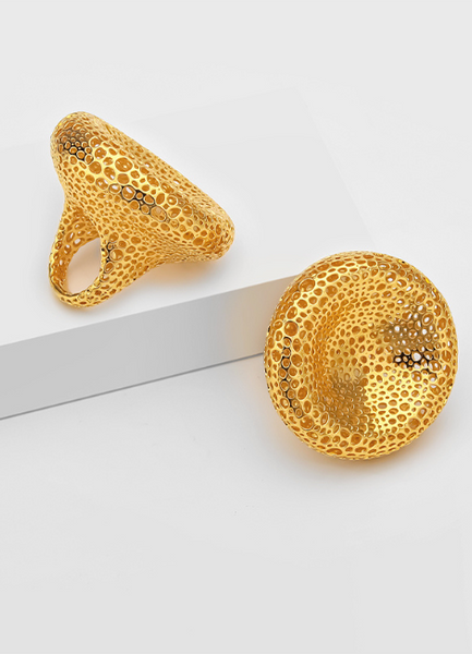 Veda Hollow Ring in 18K gold plating. A bold yet minimalist piece that elevates any outfit—perfect for modern women in Hong Kong.
