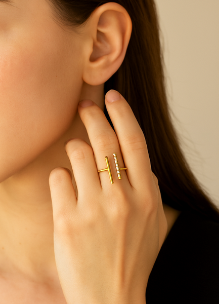 zirconia bar ring hk, gold ring hong kong, hariette ring hk, 18k gold plated ring for women, minimalist jewelry hk, stackable ring hk, elegant gold ring hong kong, gift for her hk
