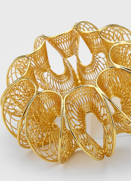 Bangle-Hanna-Hollow-Bold-3D-printed-mega-statement-oak_ash-jewellery-smycken-sweden-hongkong-shop-stockholm-3micron-apm-monaco-carolinesvedbom-oakandash-vouge-byjolima-18karatgoldplated