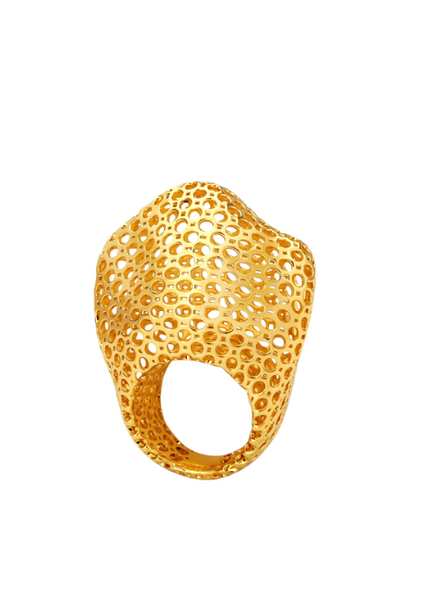 Make a statement with the Bella Hollow Bold Ring in 18K gold plating—modern, chic, and perfect for fashion-forward women in Hong Kong.
