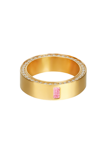 Callie Ring in 18K gold plating with soft pink zirconia. A romantic and modern piece that adds charm and color to your style in Hong Kong.