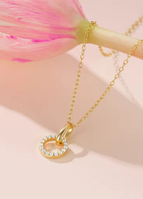 Circle Pavé Necklace in 18K gold-plated 925 silver with shimmering zirconia. A timeless, elegant touch loved by women in Hong Kong.