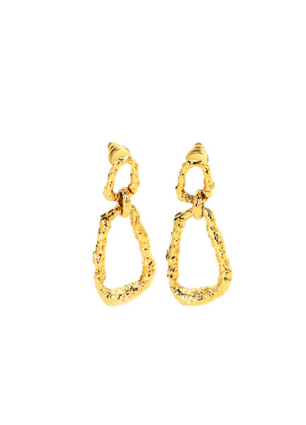 Lightweight and bold, perfect for everyday style in Hong Kong. A minimal-chic statement.