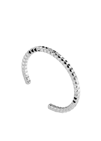 Designed for both comfort and durability, this bangle is lightweight yet elegant—perfect for elevating everyday outfits or complementing evening wear.
