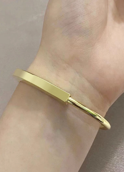 padlock bangle hk, zirconia bracelet hong kong, 18k gold plated jewelry, charm bracelet hk, gold bangle hk, gift for her hk, dainty bracelet hong kong, the sockist
