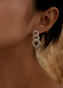 silver hoop earrings hk, ida mini earrings hong kong, minimalist hoops hk, 