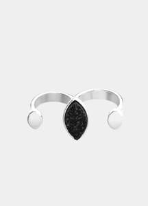 Leah-twin-dual-ring-black-stone-oak_ash-jewellery-smycken-sweden-hongkong-shop-stockholm-3micron-apm-monaco-carolinesvedbom-oakandash-vouge-byjolima-18karatgoldplated