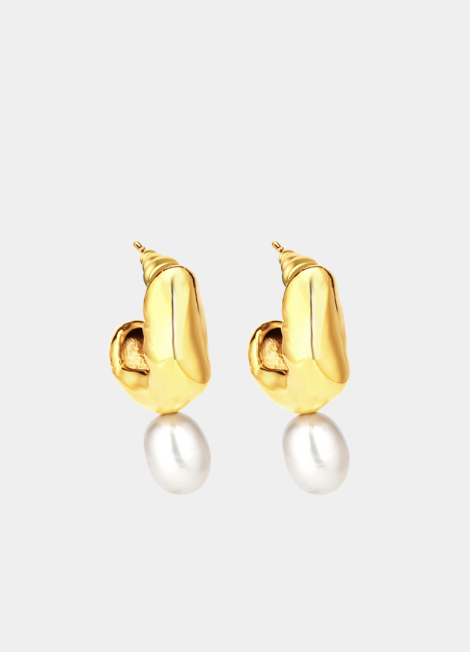 Leona Chunky Pearl Earrings in 18K gold plating—bold, elegant, and perfect for adding timeless charm to your style in Hong Kong.