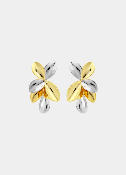 Lillian Two-Tone Flower Earrings blend gold and silver tones for a soft, feminine look. Perfect for women in Hong Kong who love timeless, elegant jewelry.