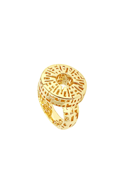 The Maya Hollow Ring blends bold design with minimalist elegance. Crafted in 18K gold plating, this statement piece is both lightweight and striking.
