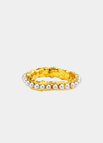 Minou Pearl Ring in 18K gold plating—graceful, feminine, and timeless. A delicate statement piece for women in Hong Kong. Perfect for gifting or daily wear.


