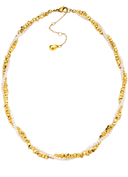 A bold yet timeless chain that elevates any look. Made for modern women in Hong Kong.