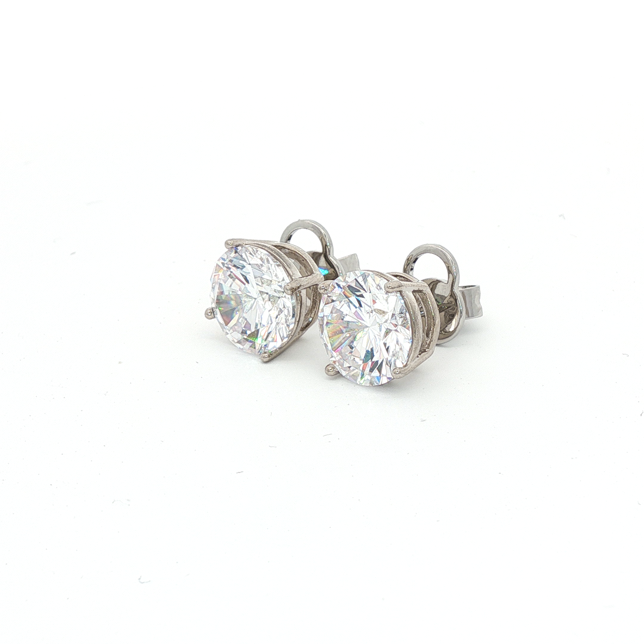 Oak-and-ash-jewelery-sweden-studs-labgrown-diamonds-zirconia-