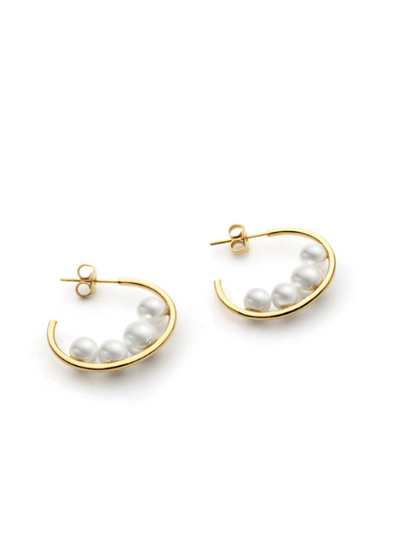 Pearl-Cascade-earrings-mega-statement-oak_ash-jewellery-smycken-sweden-hongkong-shop-stockholm-3micron-apm-monaco-carolinesvedbom-oakandash-vouge-byjolima-18karatgoldplated