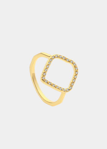 Riva Kite Ring with a sparkling zirconia circle in 18K gold plating—bold and modern. A geometric statement piece for women in Hong Kong. Elegant and eye-catching.