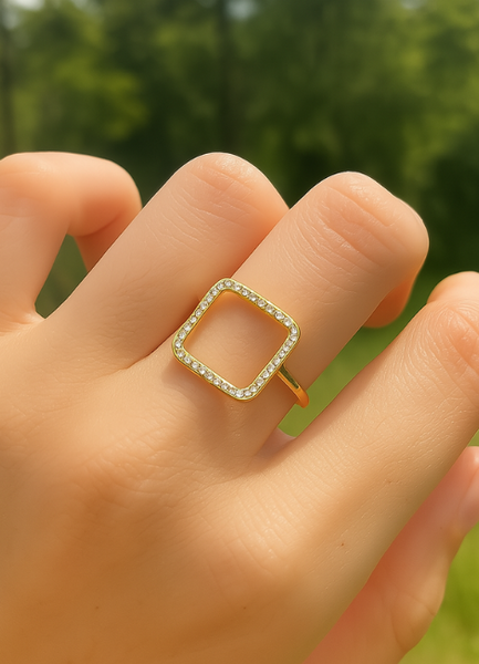 Riva Kite Ring – 18K Gold Plated Zirconia Circle Statement Ring for Women in Hong Kong

