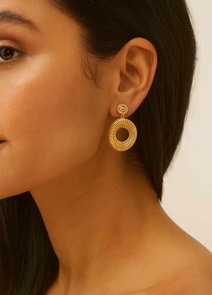 mini hoop earrings hk, gold earrings hong kong, stella earrings hk, minimalist hoops hk, 18k gold plated earrings hk, everyday earrings for women, gift for her hk

