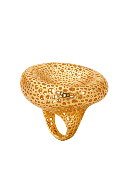 Veda Hollow Ring in 18K gold plating. A bold yet minimalist piece that elevates any outfit—perfect for modern women in Hong Kong.