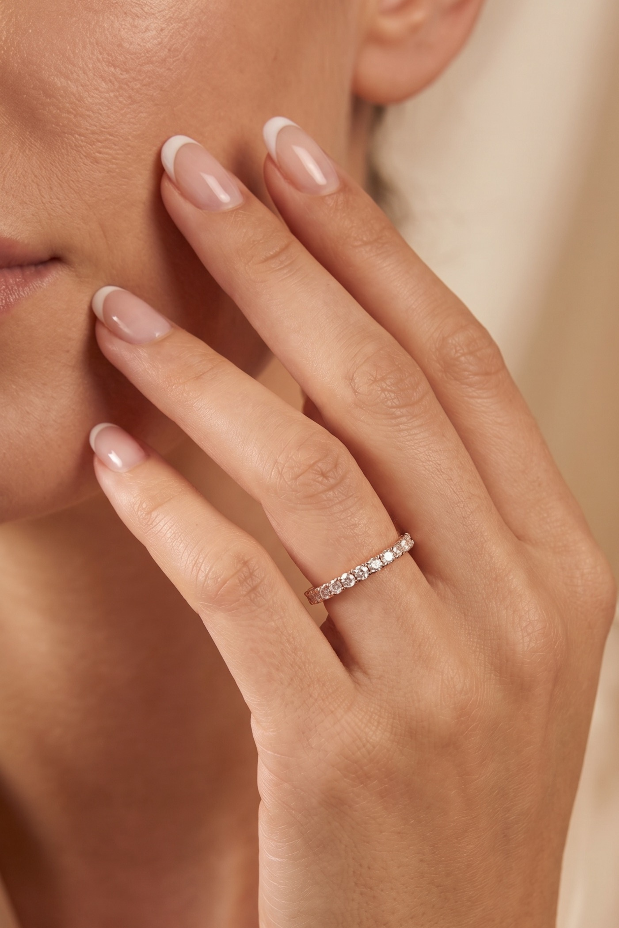 rose-gold-eternity-band-leeloo-oak-and-ash-jewelry-sweden-rose-gold-band-ring-hongkong-zirconia