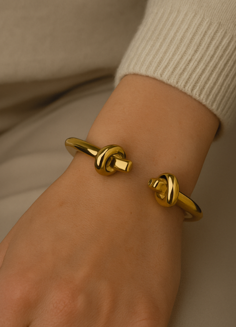 Massive Double Knot Bangle in 18K Gold Plated – Elegant Statement Bracelet for Women in Hong Kong

