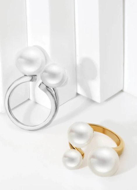 theresa-triplet-peal-ring-oak&ash-jewellery-smycken-sweden-hongkong-shop-stockholm-3micron-apm-monaco-carolinesvedbom-oakandash-vouge-18karatgoldplated-89.png136.png