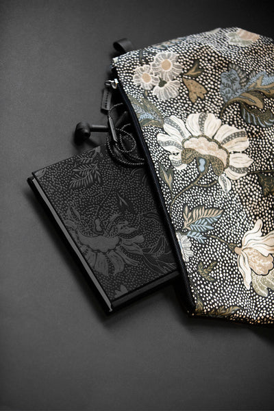 Cosmetic Bag | Black Flower | Linen